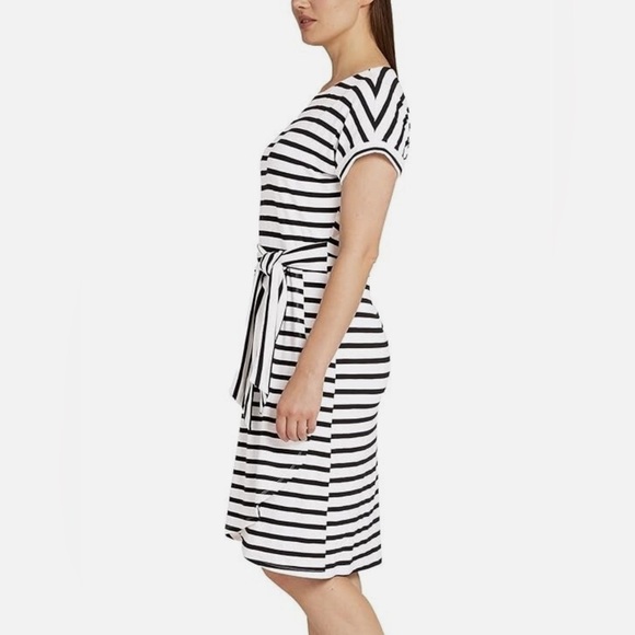 Chaps Women's Short Sleeves Crewneck Knit Black & White Striped Dress M Preppy - Picture 3 of 12